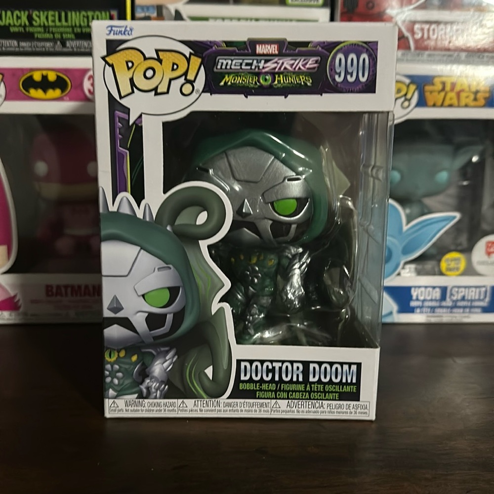 FUNKO POP DOCTOR DOOM MECH STRIKE MONSTER HUNTERS #990